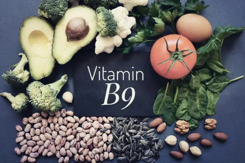 Frukt, grönsaker och nötter som är rika på folsyra vitamin B9.
